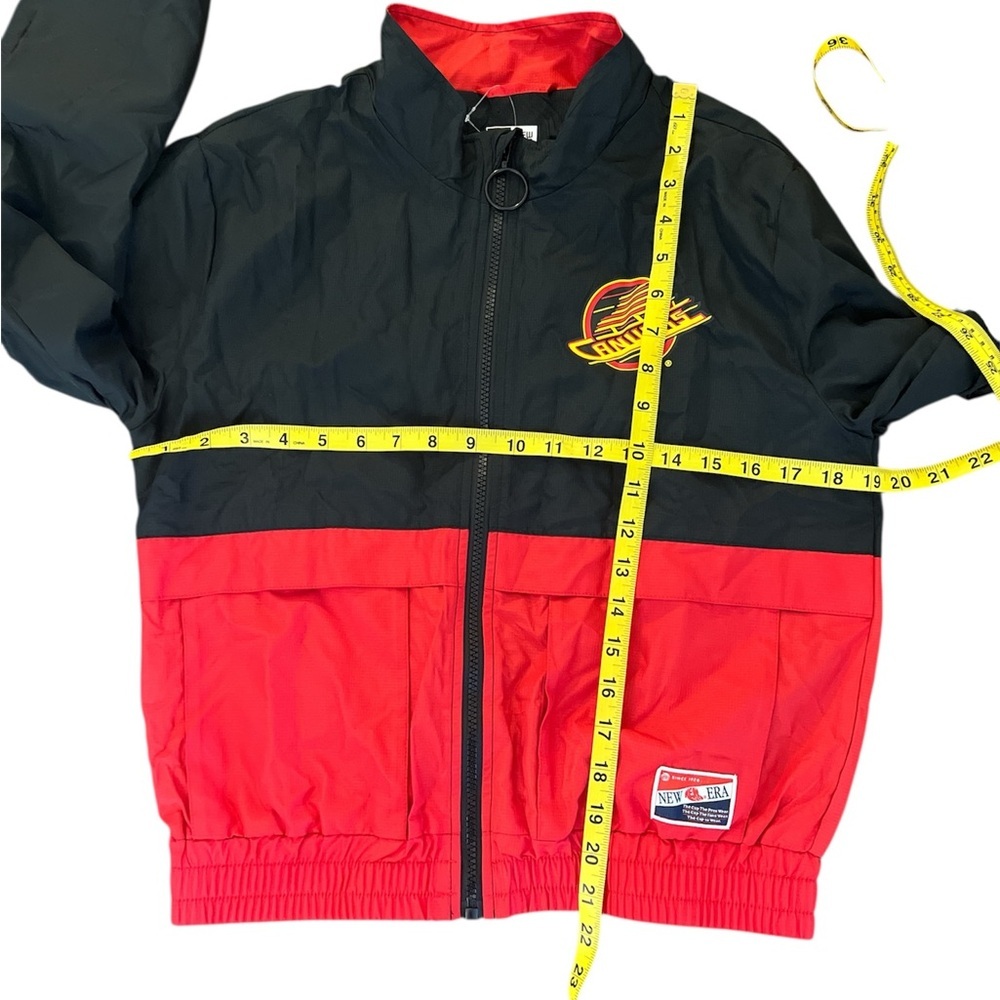 New Era Black Vancouver Canucks Windbreaker Jacket NWT - Picture 4 of 8